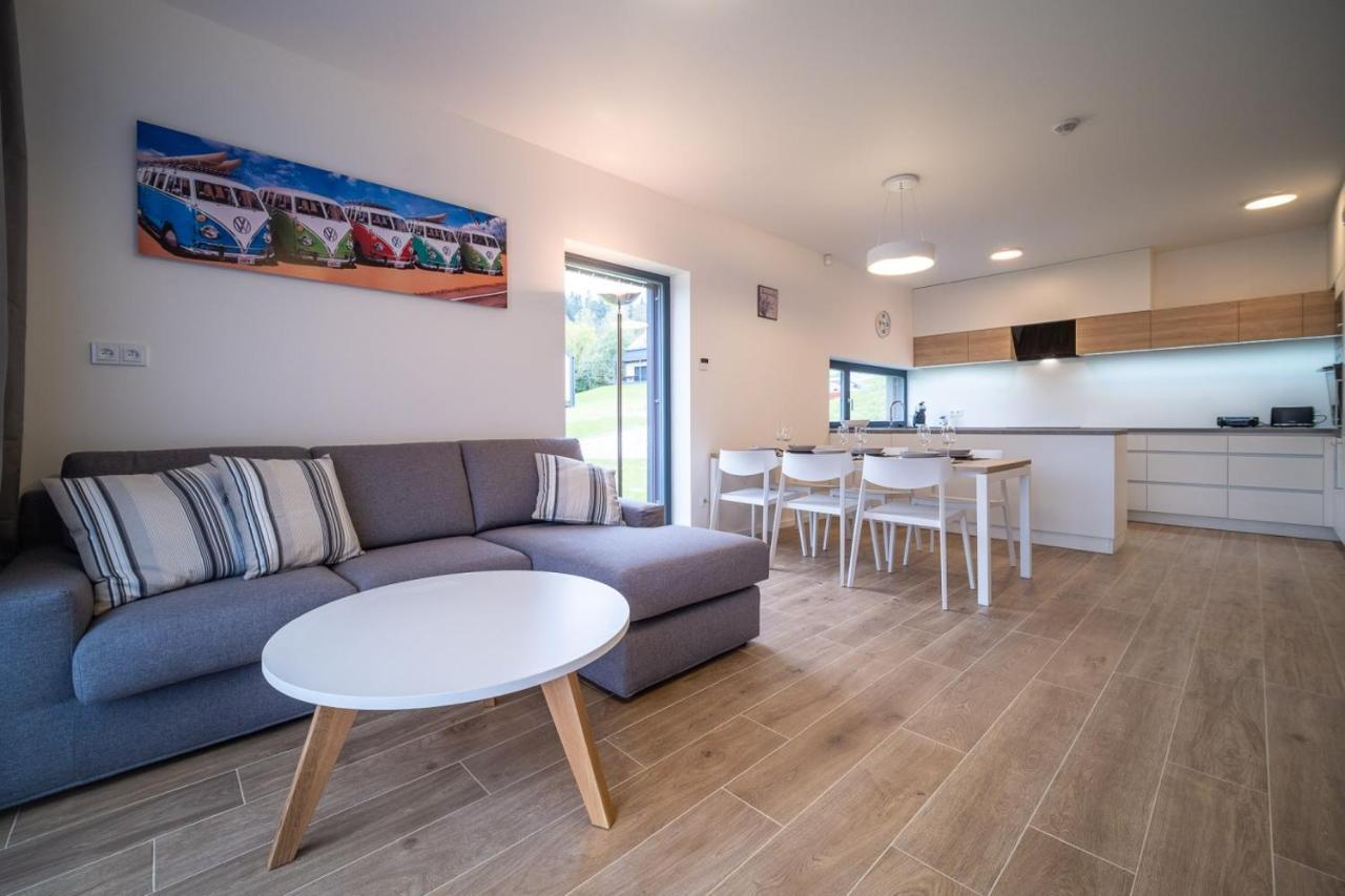 Holiday House U Hajenky 13P Lipno Home リプノ・ナト・ヴルタヴォウ エクステリア 写真