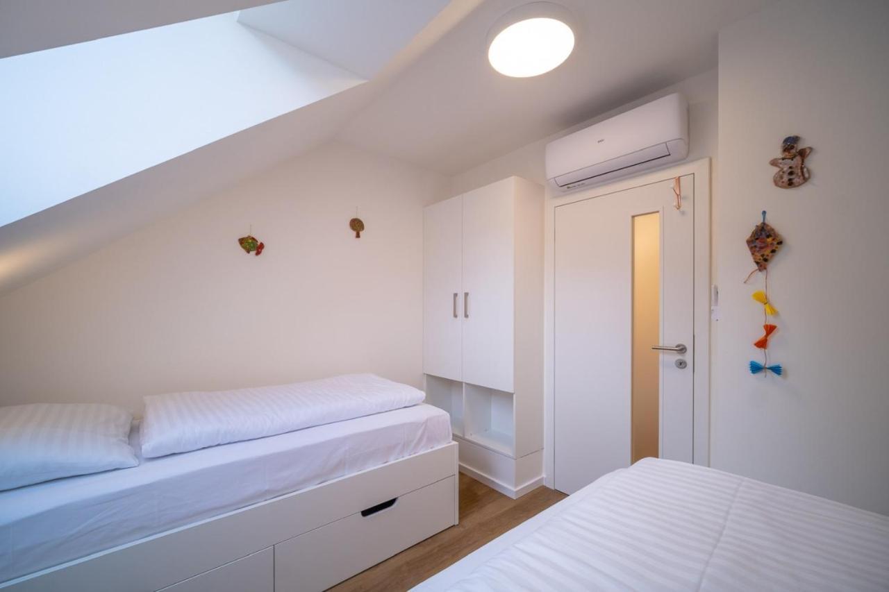 Holiday House U Hajenky 13P Lipno Home リプノ・ナト・ヴルタヴォウ エクステリア 写真
